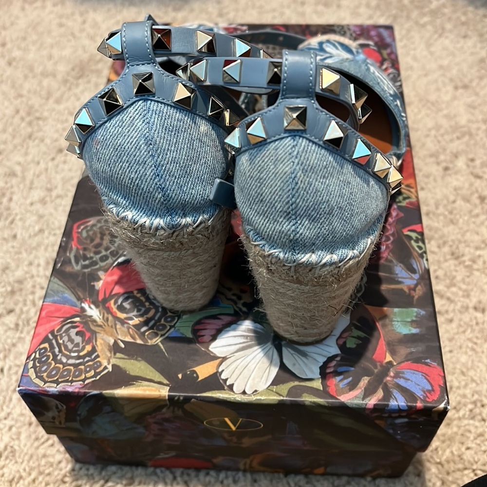 Shoes - Picture 2 of 3